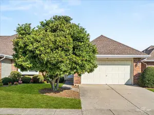 17 Blackhawk Street Aurora IL 60506 MLS #MRD12503671 60 broker reciprocity