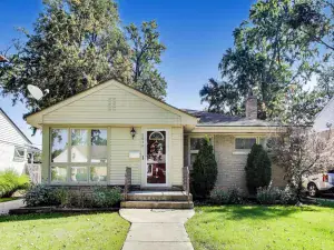 8306 Central Avenue Morton Grove IL 60053 MLS #MRD12500503 60 broker reciprocity