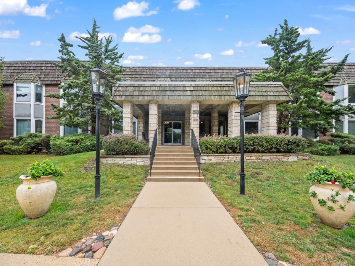 2300 Windsor Mall Court #1F Park Ridge IL 60068 MLS #MRD12489266 25 MLS #MRD12489266 image #0