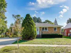 104 Parkchester Road Elk Grove Village IL 60007 MLS #MRD12479705 52 broker reciprocity