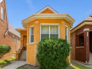 8505 S Vernon Avenue Chicago IL 60619 MLS #MRD12501351 60 broker reciprocity