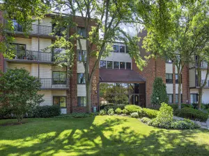 7000 Sussex Court #204 Woodridge IL 60517 MLS #MRD12455751 46 broker reciprocity