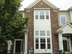 8 Sterling Circle #104 Wheaton IL 60189 MLS #MRD12410051 58 broker reciprocity