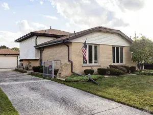 26 Cour Versaille Court #26 Palos Hills IL 60465 MLS #MRD12500387 58 broker reciprocity