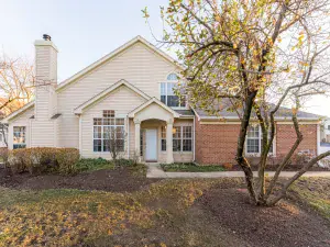3S268 Twin Pines Drive Warrenville IL 60555 MLS #MRD12499589 54 broker reciprocity