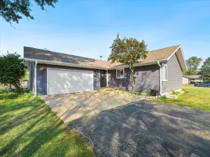 304 Wild Cherry Drive Dixon IL 61021 MLS #MRD12457637 58 broker reciprocity