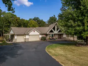 723 Balmoral Avenue Westchester IL 60154 MLS #MRD12477255 64 broker reciprocity