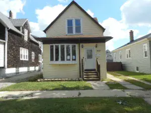 8623 S Vernon Avenue Chicago IL 60619 MLS #MRD12443884 50 broker reciprocity
