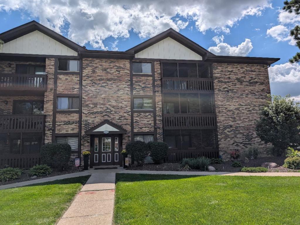 5965 Lakeside Place #204 Tinley Park IL 60477 MLS #MRD12490345 45 MLS #MRD12490345 image #0