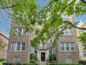 4141 N Kedzie Avenue #307 Chicago IL 60618 MLS #MRD12478162 50 broker reciprocity