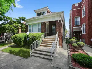 1652 N Latrobe Avenue Chicago IL 60639 MLS #MRD12503133 64 broker reciprocity