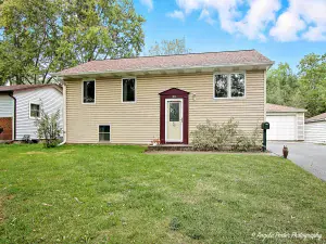 3525 Southport Drive Island Lake IL 60042 MLS #MRD12469189 54 broker reciprocity