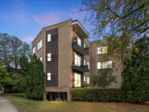 8914 La Crosse Avenue #2S Skokie IL 60077 MLS #MRD12424160 56 broker reciprocity