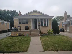 10059 S Spaulding Avenue Evergreen Park IL 60805 MLS #MRD12496626 50 broker reciprocity