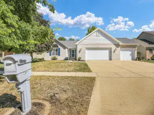 2104 Georgetown Circle Champaign IL 61821 MLS #MRD12498202 64 broker reciprocity