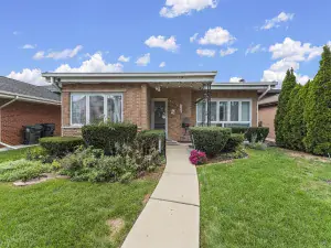 3002 Wesley Avenue Berwyn IL 60402 MLS #MRD12400398 62 broker reciprocity