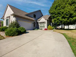 8 Spiria Court Bloomington IL 61701 MLS #MRD12459881 58 broker reciprocity