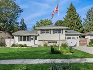 60 S Seebert Street Cary IL 60013 MLS #MRD12491959 62 broker reciprocity