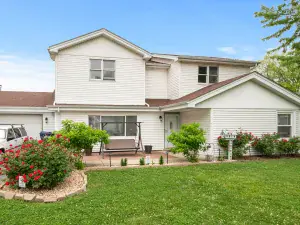 9020 S 49th Avenue Oak Lawn IL 60453 MLS #MRD12440211 62 broker reciprocity