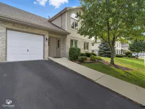 2390 Bicentennial Avenue #8 Crest Hill IL 60403 MLS #MRD12497709 50 broker reciprocity