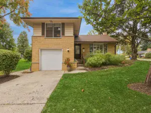 1028 Orchard Lake Drive Aurora IL 60506 MLS #MRD12396183 60 broker reciprocity