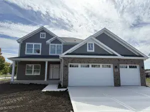 2331 Stone Creek Drive New Lenox IL 60451 MLS #MRD12502050 60 broker reciprocity