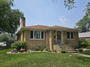 9 Apollo Court Tinley Park IL 60477 MLS #MRD12494689 62 broker reciprocity