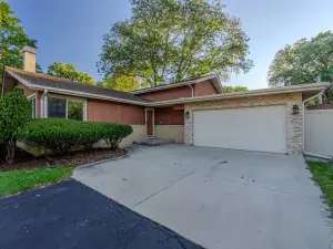 1247 Glenmont Street Algonquin IL 60102 MLS #MRD12445174 56 broker reciprocity