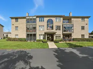 2390 Bicentennial Avenue #8 Crest Hill IL 60403 MLS #MRD12497709 56 broker reciprocity