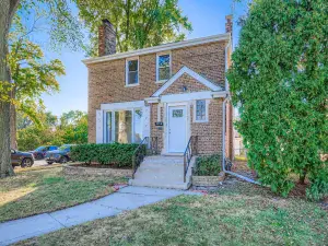 9252 S Sacramento Avenue Evergreen Park IL 60805 MLS #MRD12494898 60 broker reciprocity