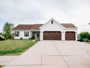 3 Oak Ridge Drive Newark IL 60541 MLS #MRD12501396 56 broker reciprocity