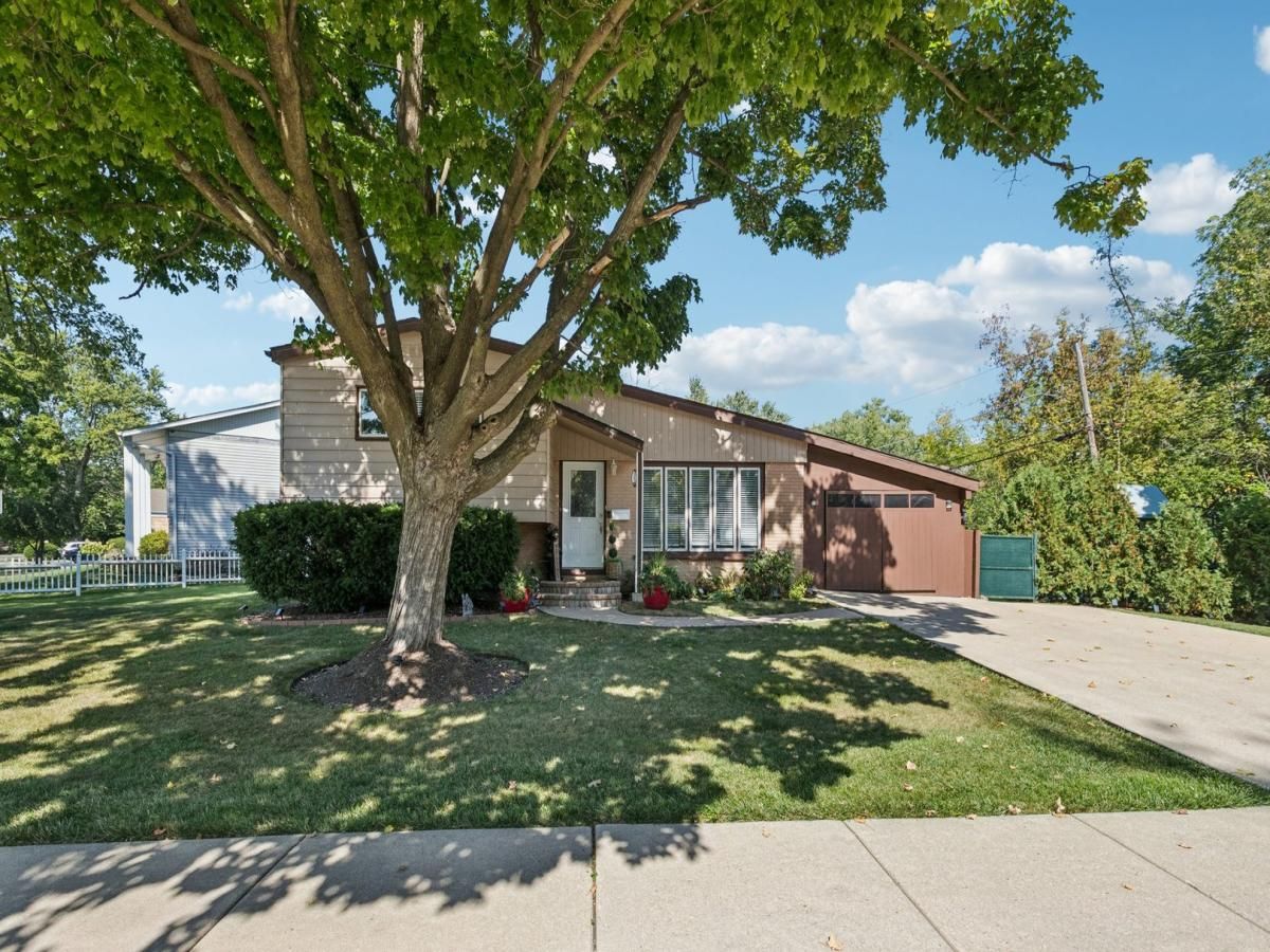 122 W HELEN Road Palatine IL 60067 MLS #MRD12493966 45 MLS #MRD12493966 image #0