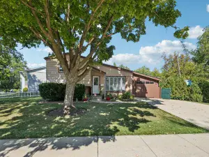 26W468 National Street Carol Stream IL 60188 MLS #MRD12502786 58 broker reciprocity