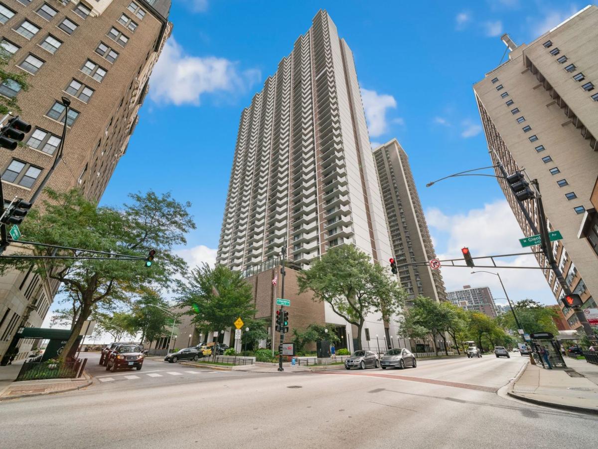 6033 N Sheridan Road #19K Chicago IL 60660 MLS #MRD12494139 45 MLS #MRD12494139 image #0