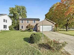 1820 E EAGLE Street Kankakee IL 60901 MLS #MRD12495675 50 broker reciprocity