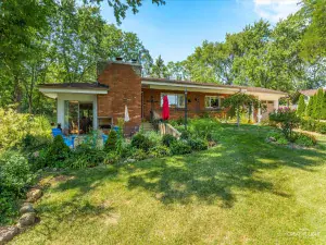 3300 Caroline Drive Joliet IL 60435 MLS #MRD12501817 58 broker reciprocity