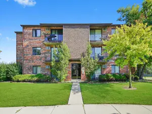 8818 Fairway Drive Orland Park IL 60462 MLS #MRD12497196 54 broker reciprocity