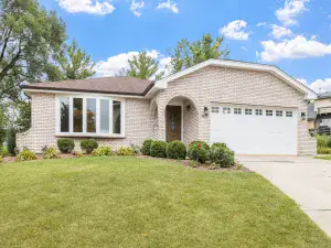 23W234 Woodcroft Drive Glen Ellyn IL 60137 MLS #MRD12444919 56 broker reciprocity