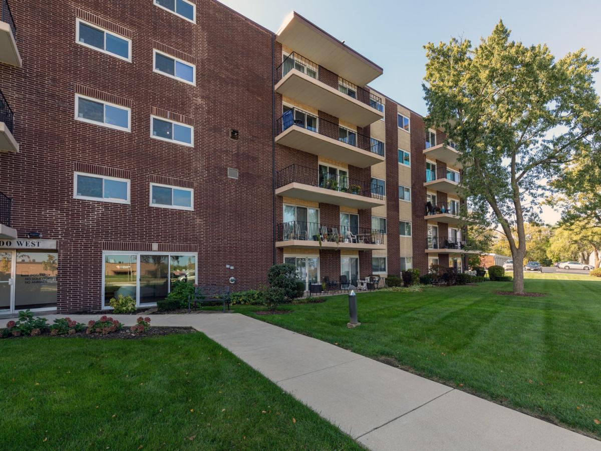 5300 Walnut Avenue #11B Downers Grove IL 60515 MLS #MRD12494977 45 MLS #MRD12494977 image #0