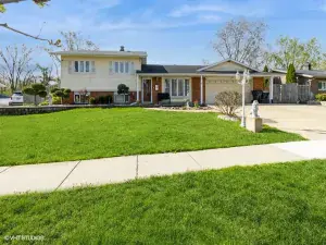 7412 Grandview Court Carpentersville IL 60110 MLS #MRD12428627 60 broker reciprocity