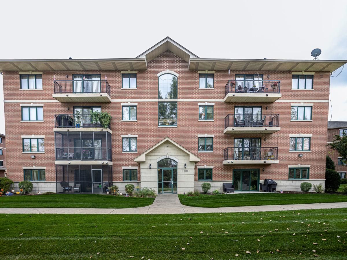 6830 W WINDING Trail #102 Oak Forest IL 60452 MLS #MRD12495096 45 MLS #MRD12495096 image #0