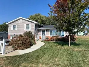 601 College S Avenue Ottawa IL 61350 MLS #MRD12500842 54 broker reciprocity