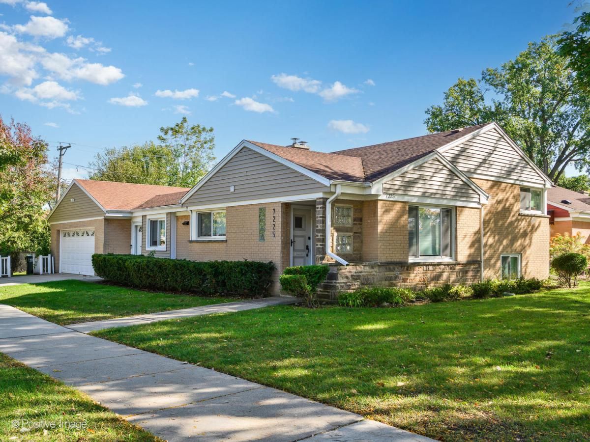 7225 N East Prairie Road Lincolnwood IL 60712 MLS #MRD12495591 45 MLS #MRD12495591 image #0