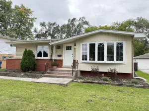 3034 190th Street Lansing IL 60438 MLS #MRD12502847 64 broker reciprocity