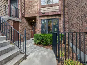 1406 Chanticleer Lane #1406 Hinsdale IL 60521 MLS #MRD12500440 64 broker reciprocity