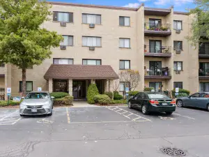 400 VILLAGE Circle #102 Willow Springs IL 60480 MLS #MRD12453121 64 broker reciprocity