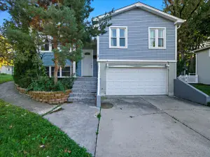 617 N View Street Aurora IL 60506 MLS #MRD12498558 62 broker reciprocity