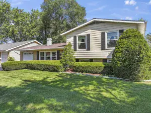577 East Avenue Streamwood IL 60107 MLS #MRD12501993 62 broker reciprocity