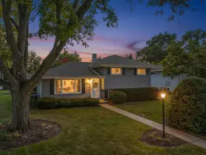 1059 Scarlet Oak Circle Aurora IL 60506 MLS #MRD12481360 50 broker reciprocity