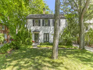 2439 Greenwood Road Northbrook IL 60062 MLS #MRD12435601 60 broker reciprocity